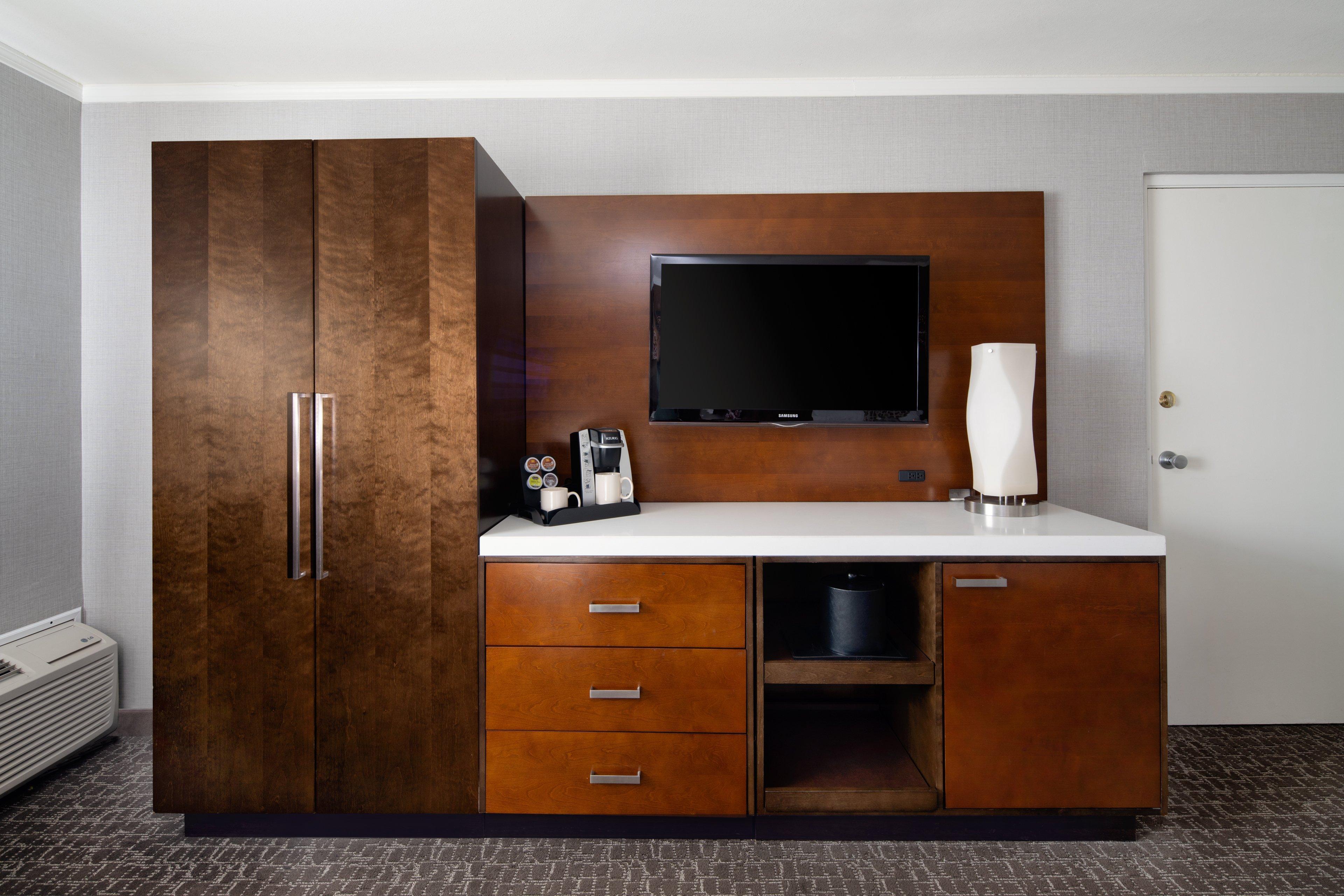 Holiday Inn Long Beach - Airport By Ihg Exterior photo