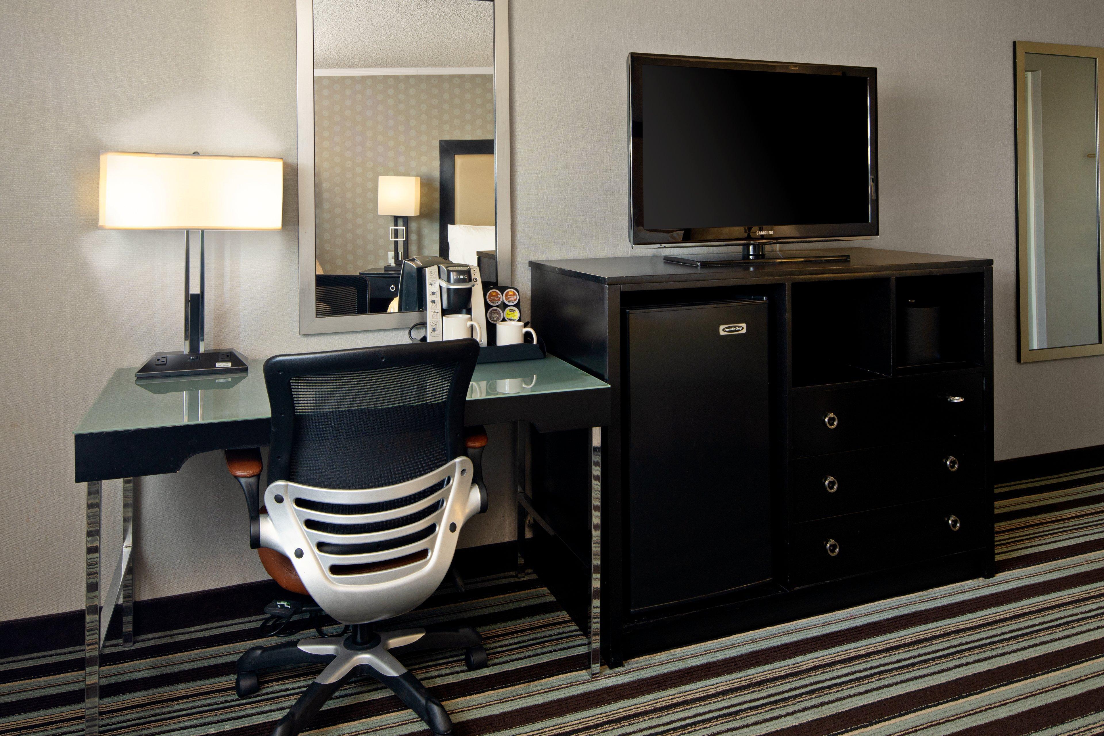 Holiday Inn Long Beach - Airport By Ihg Exterior photo