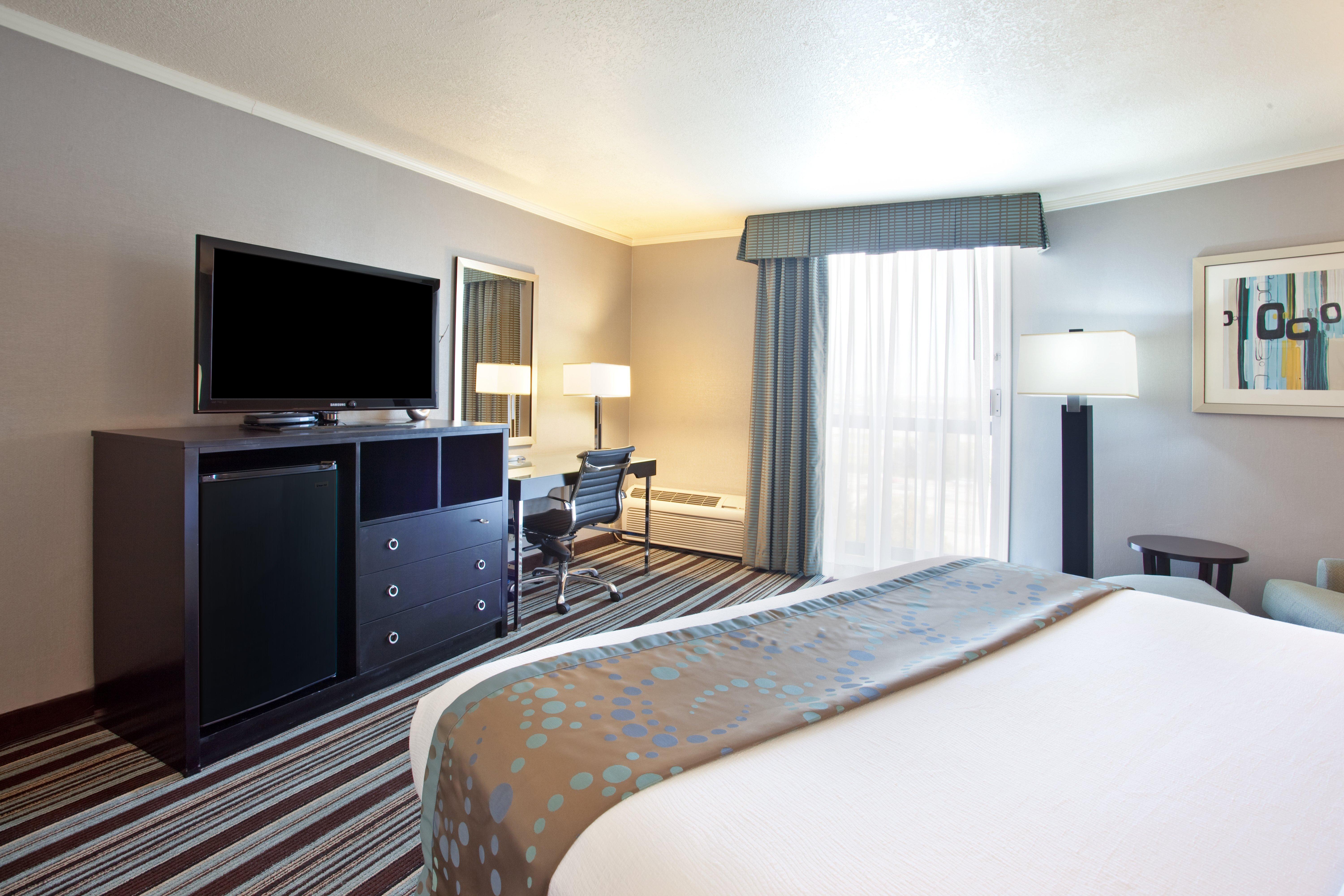Holiday Inn Long Beach - Airport By Ihg Exterior photo