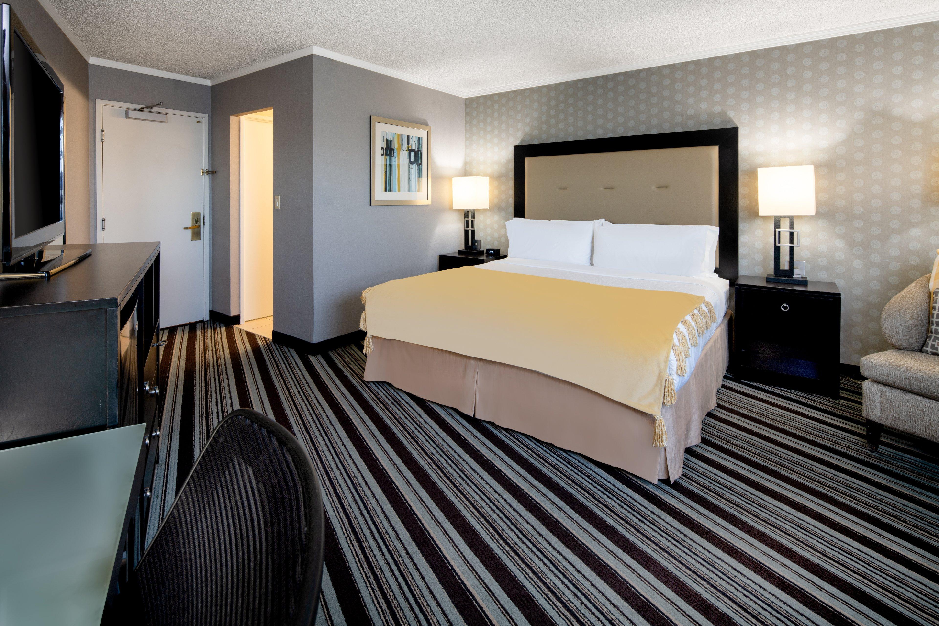 Holiday Inn Long Beach - Airport By Ihg Exterior photo