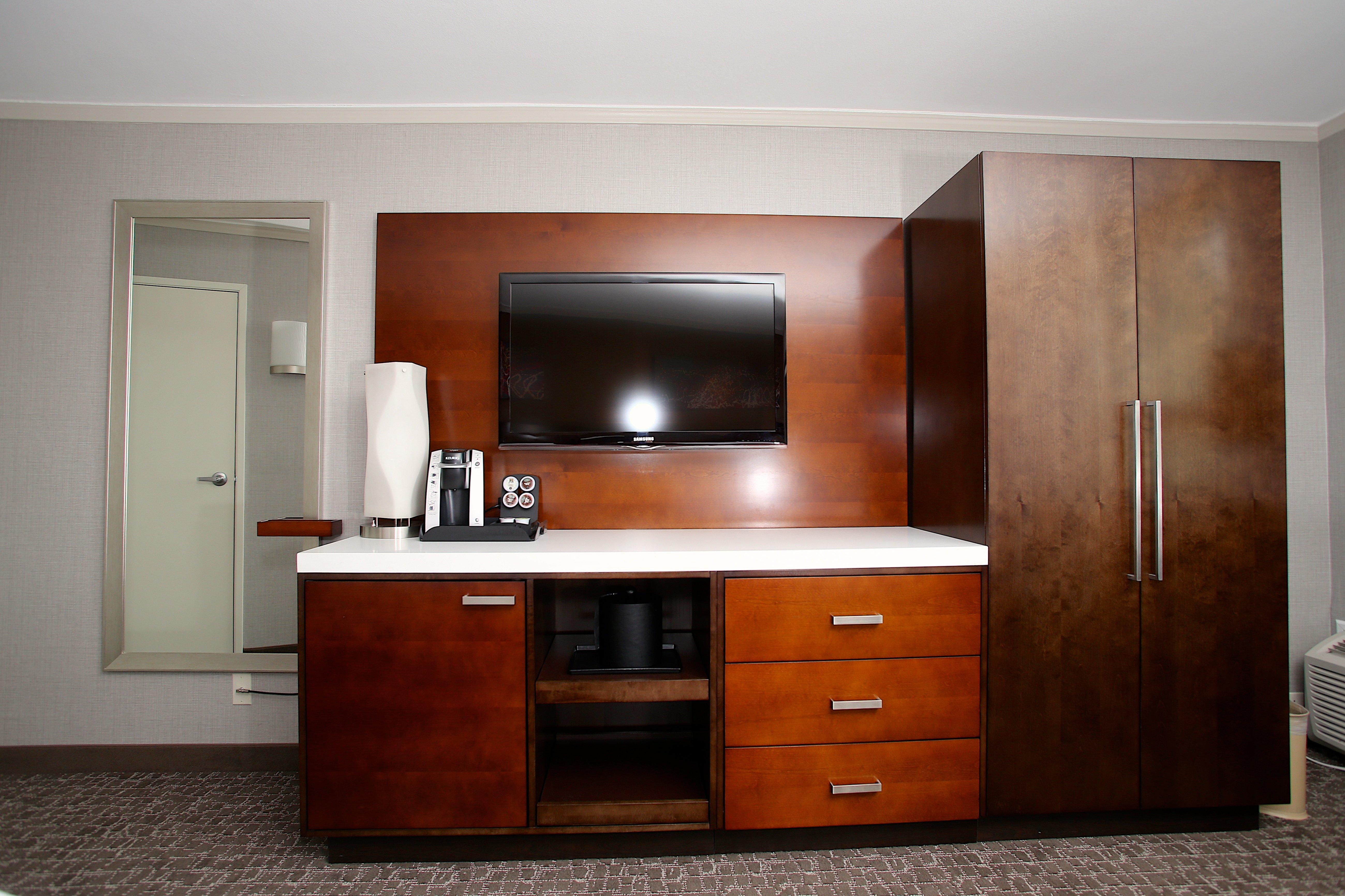 Holiday Inn Long Beach - Airport By Ihg Exterior photo