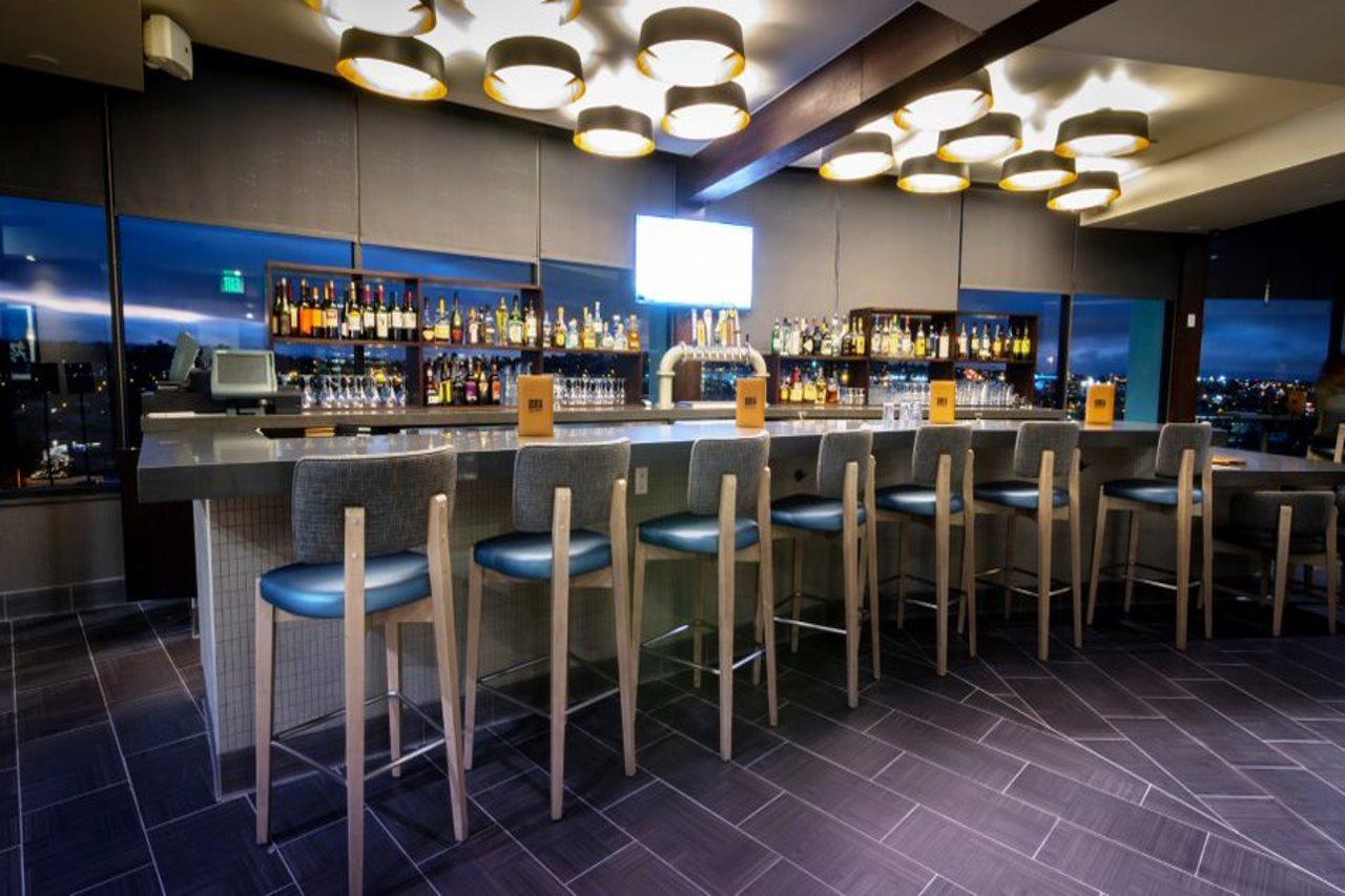 Holiday Inn Long Beach - Airport By Ihg Exterior photo